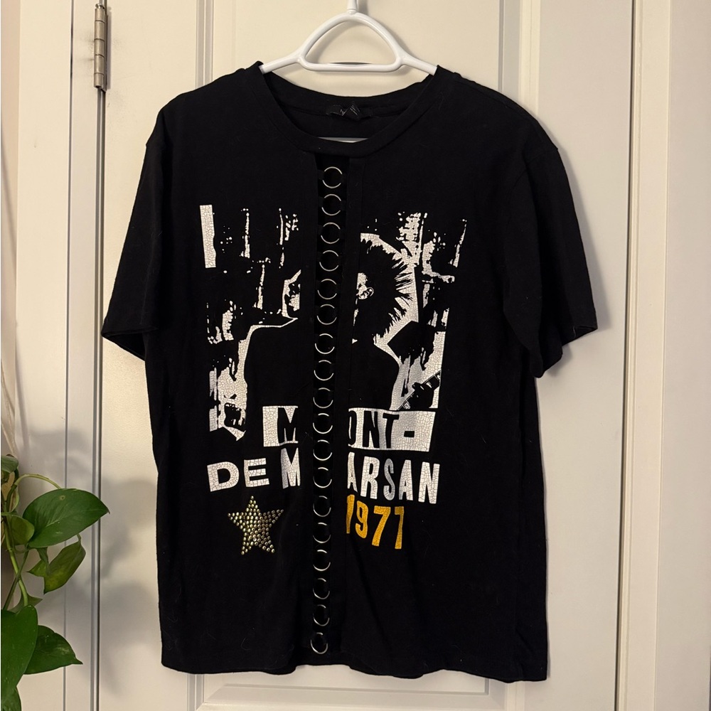 Forever 21 Black Graphic Short Sleeve Tee with White and Yellow Print
